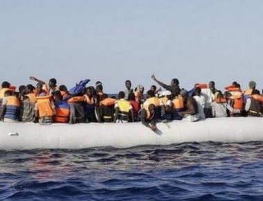 Χανιά: Εντοπίστηκε σκάφος με 120 μετανάστες